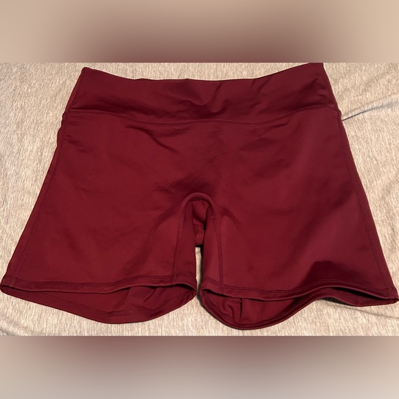 FABLETICS MOTION 365+ SHORTS PLUS SIZE - Picture 1 of 2